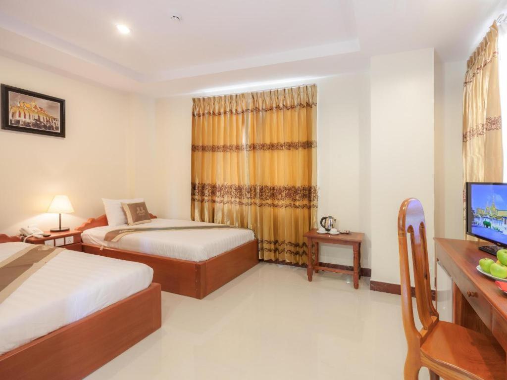 Kirirom Crystal Hotel Phnom-Penh Buitenkant foto