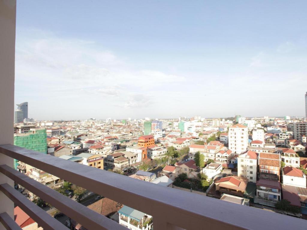 Kirirom Crystal Hotel Phnom-Penh Buitenkant foto