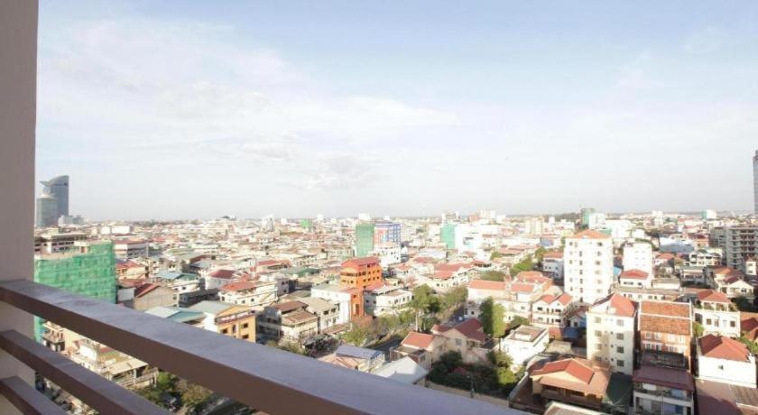 Kirirom Crystal Hotel Phnom-Penh Buitenkant foto