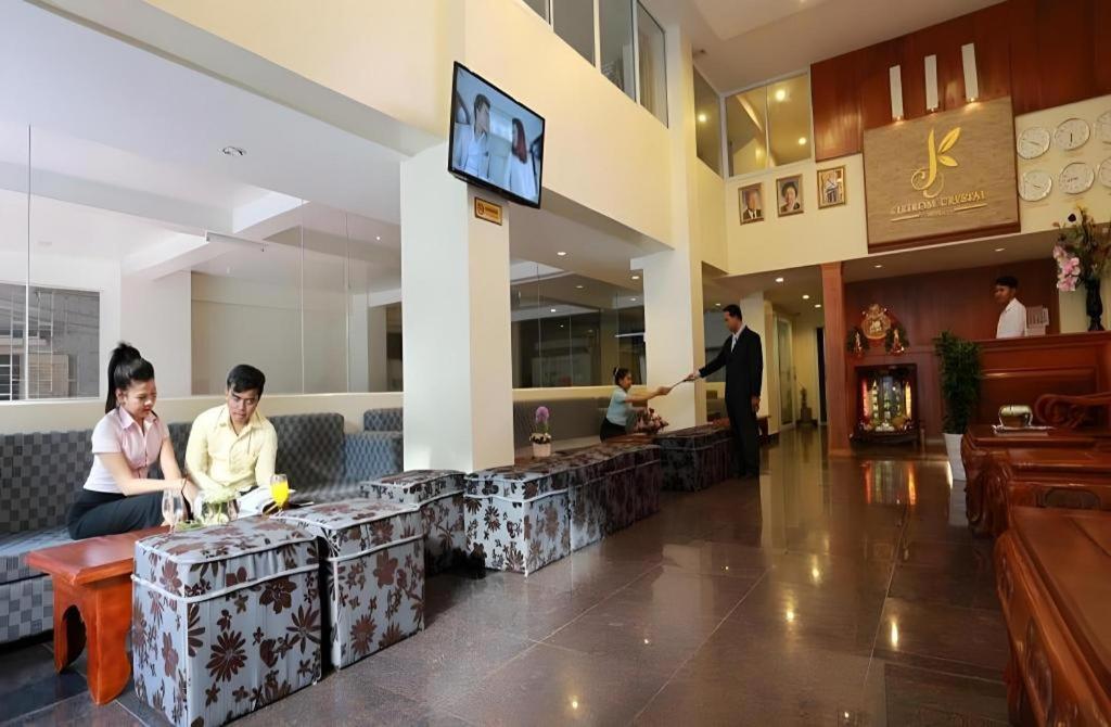Kirirom Crystal Hotel Phnom-Penh Buitenkant foto